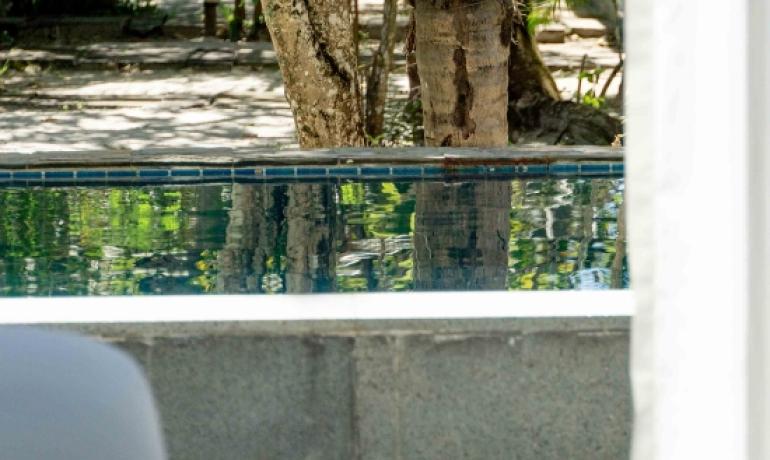 Premier Twin Pool Access